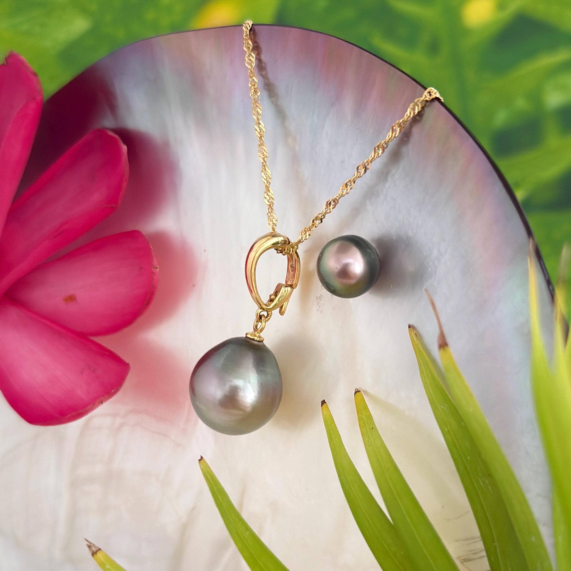 13.9mm Extra Large Tahitian Pearl Pendant made in hawaii • Light Pink and Green , Peacock pearl • Solid gold necklace Gift for Her