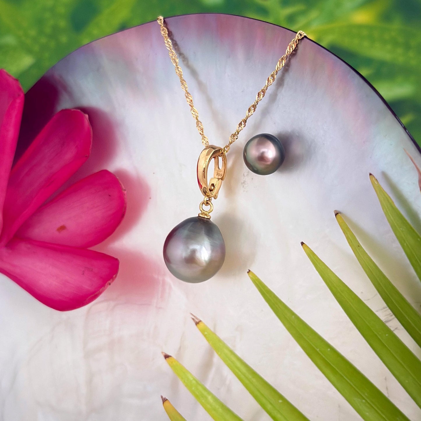 13.9mm Extra Large Tahitian Pearl Pendant made in hawaii • Light Pink and Green , Peacock pearl • Solid gold necklace Gift for Her