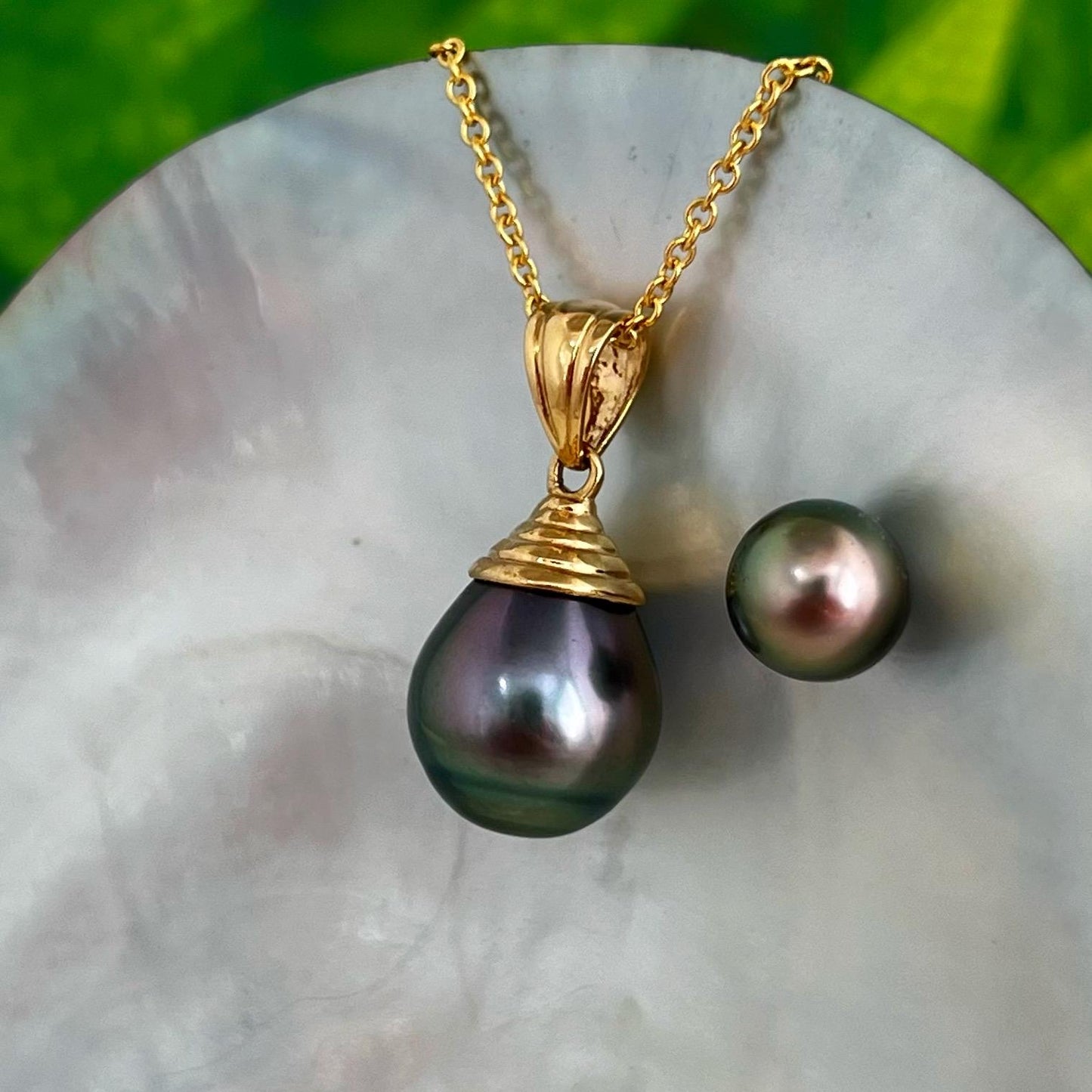 large peacock tahitian pearl pendant