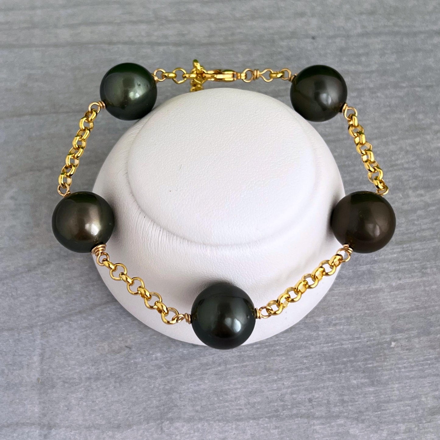 RARE Tahitian Black Pearl Bracelet • Statement jewelry with XL pearls • luxurious gift for her • One and Only • Exceptional treasure