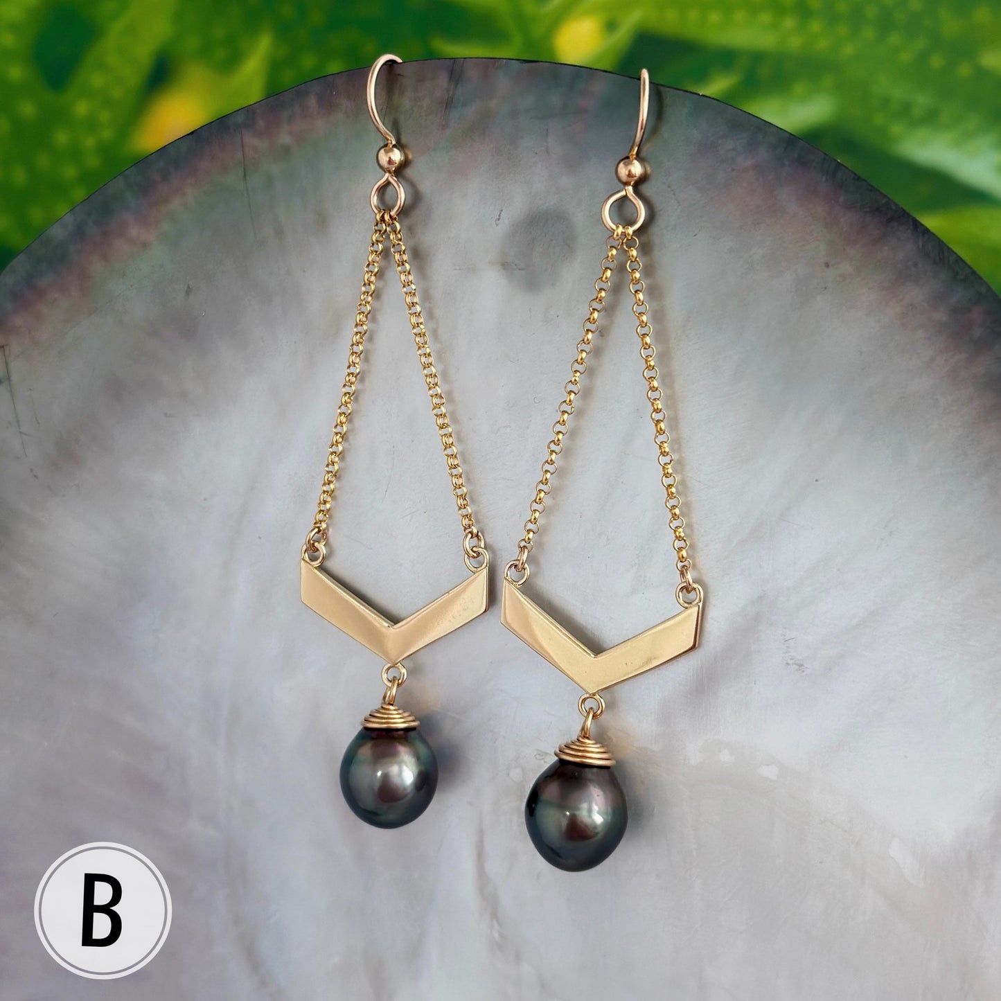 Boho Chic Tahitian pearl Earrings • gold vermeil Chevron