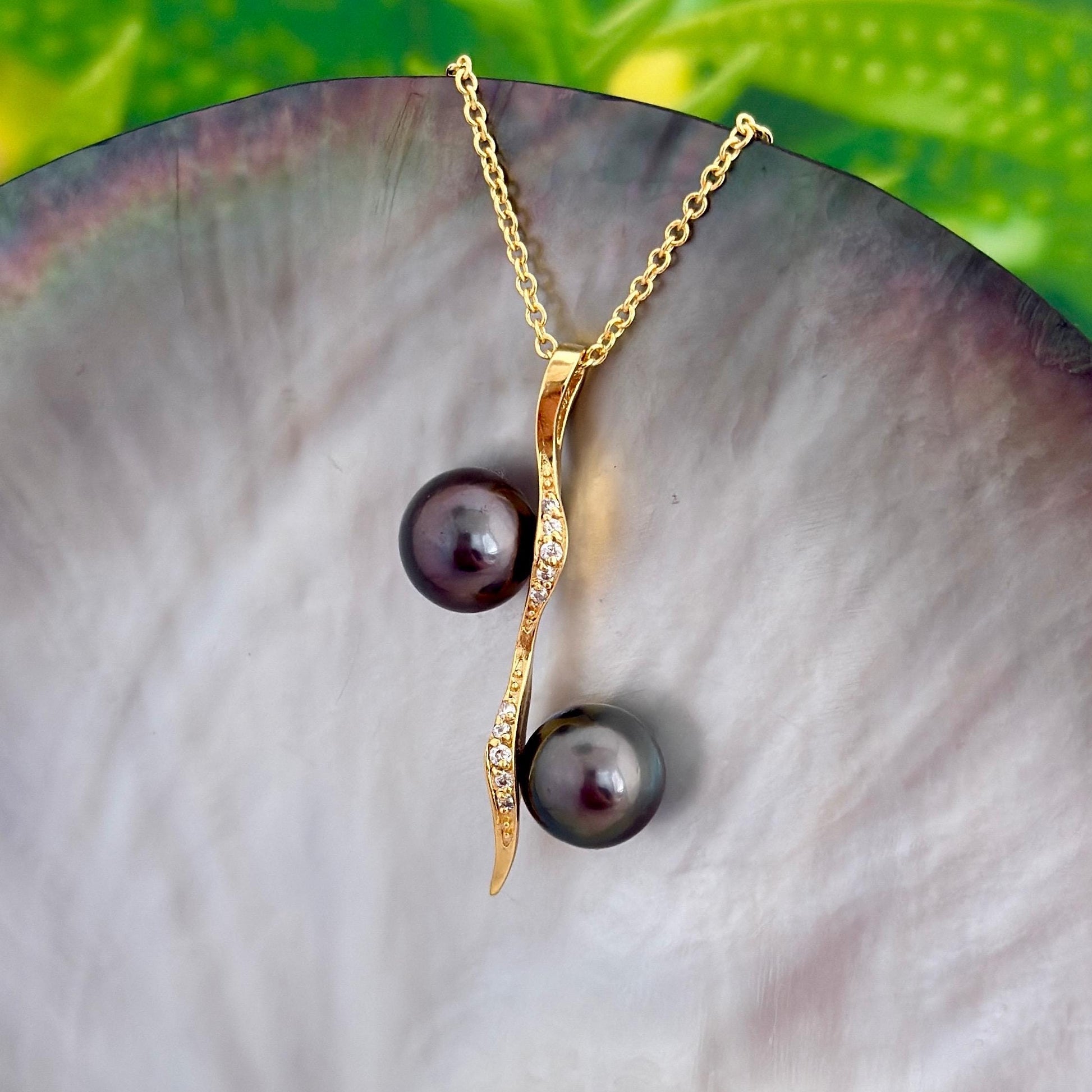 Elegant Tahitian Black Pearl Necklace • Double Pendant in Gold plated • Dark Aubergine and Green natural colors