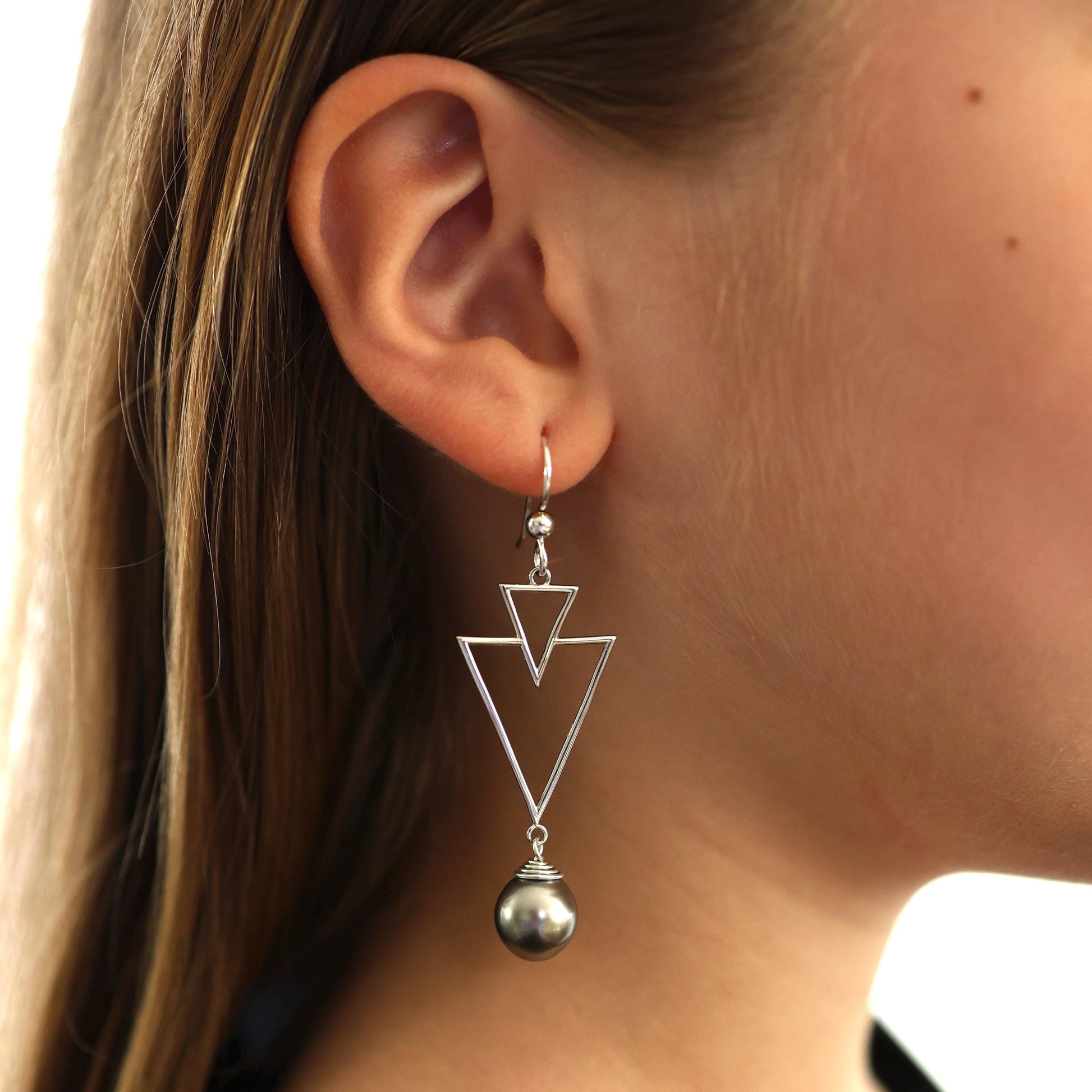 DOORBUSTER Tahitian Pearl Earrings – Triangle Design • Sterling silver Jewelry