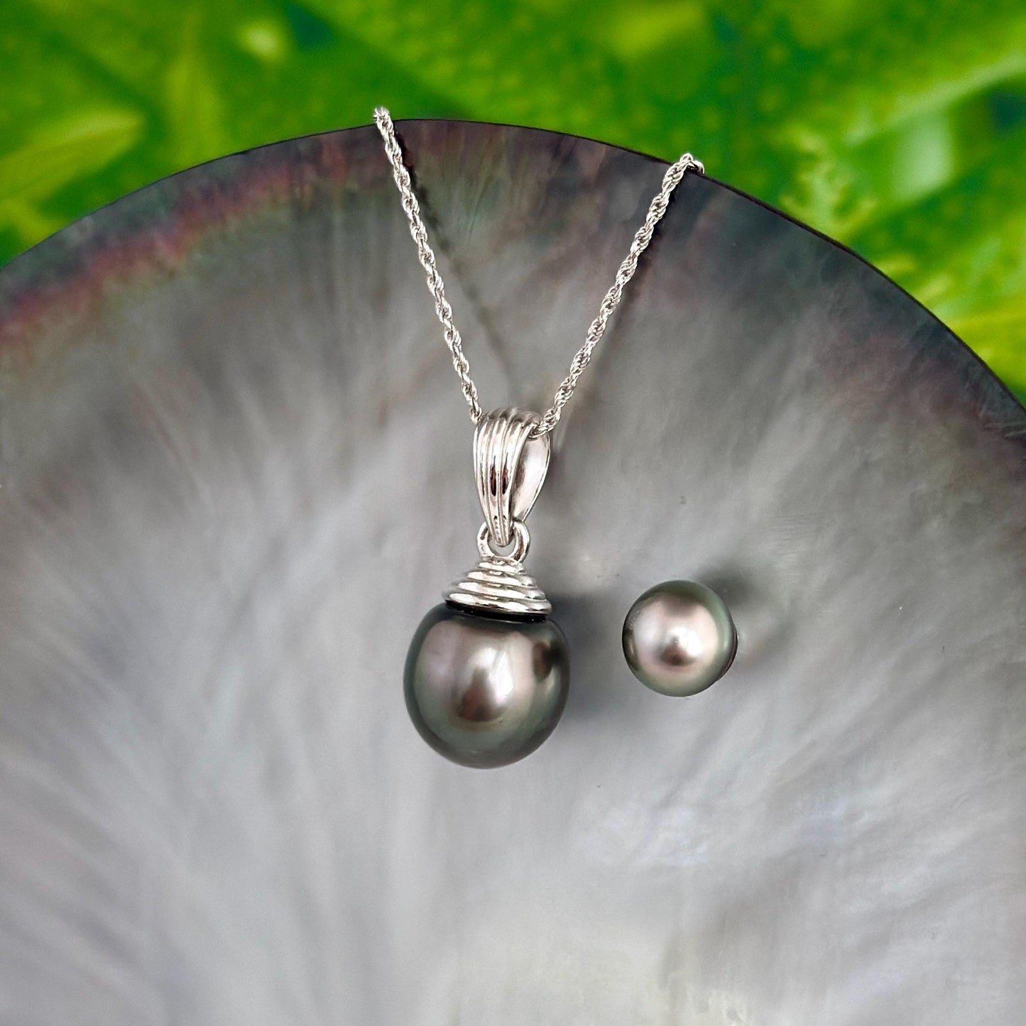 Tahitian pearl necklace • Large 13.8mm pearl pendant • Sterling silver bail • Statement jewelry