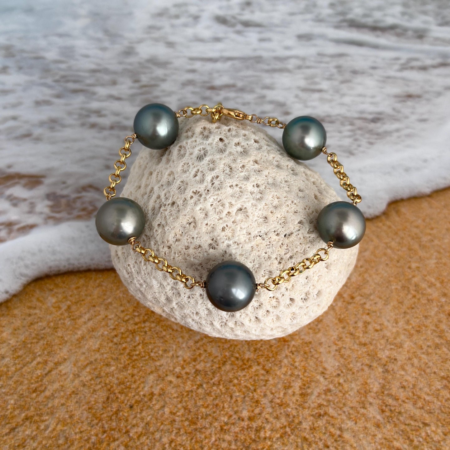 Tahitian Pearl Bracelet • Statement jewelry with 14-15mm pearls • luxurious gift for her • RARE