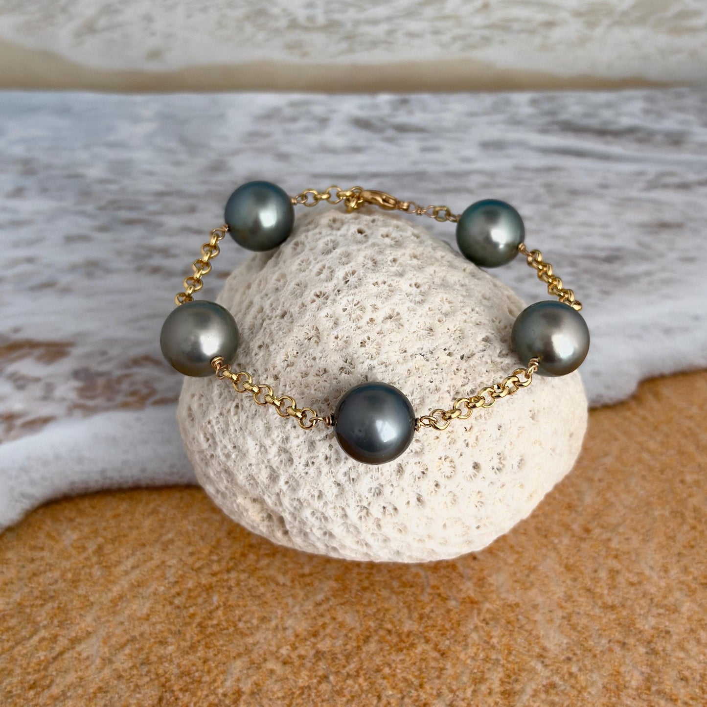 Tahitian Pearl Bracelet • Statement jewelry with 14-15mm pearls • luxurious gift for her • RARE