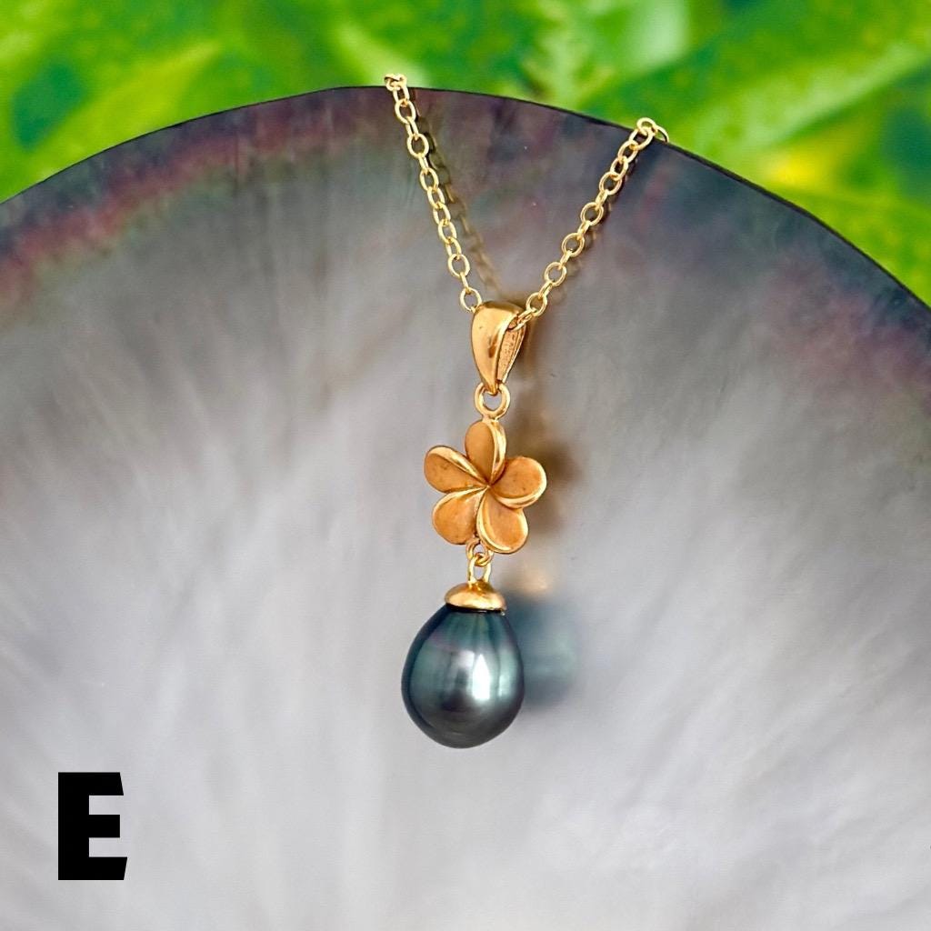 Tahitian pearl necklace - Plumeria Pendant • Gold vermeil • Tropical jewelry