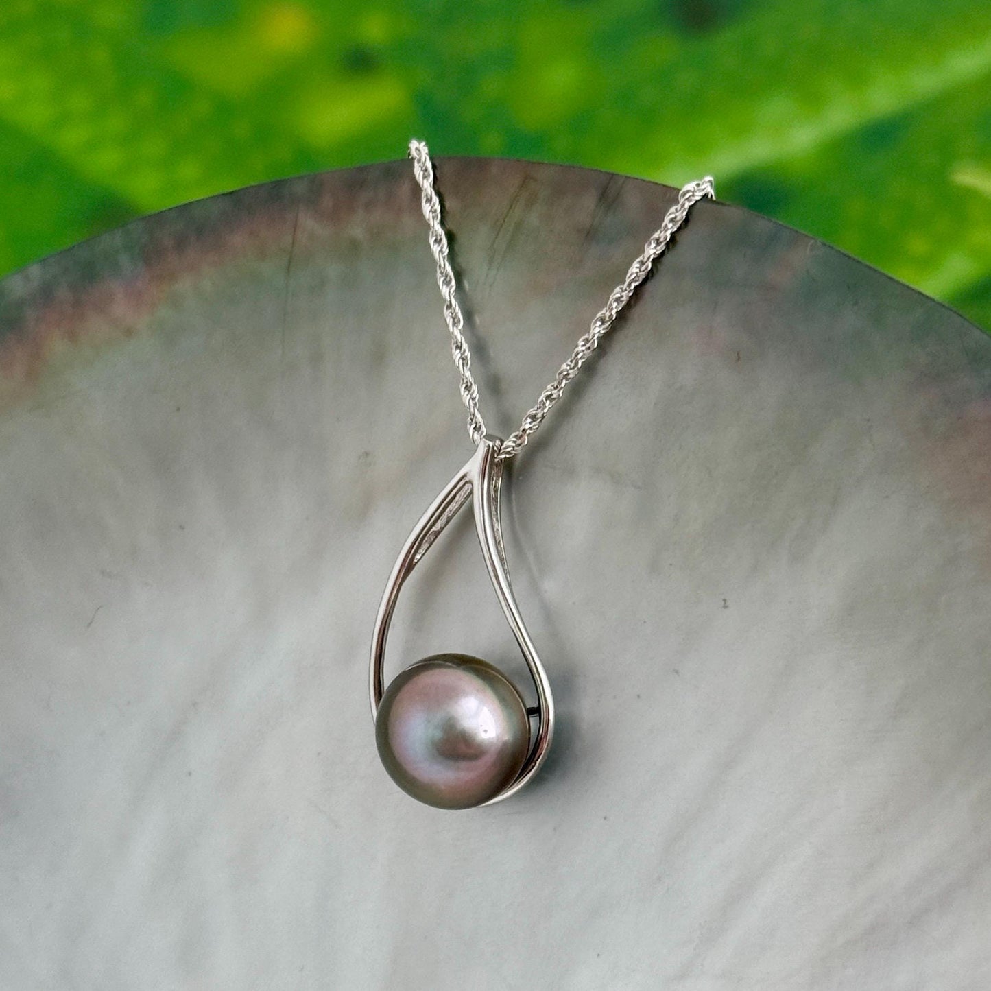 Tahitian pearl pendant — Teardrop design with Pink pearl • 10.9mm genuine pearl
