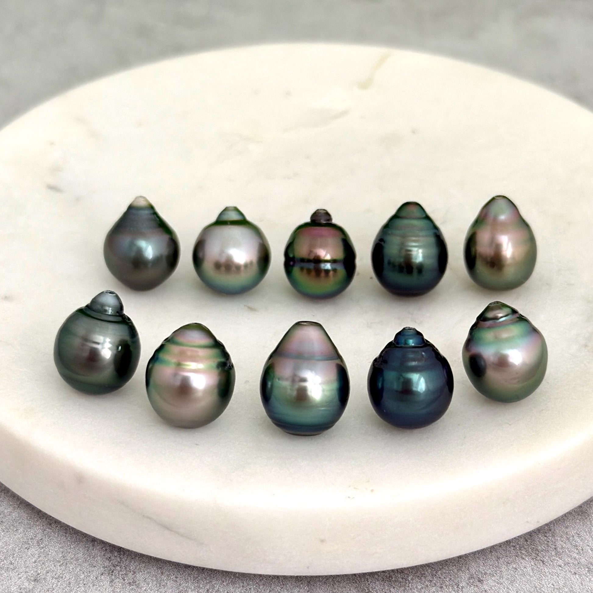Tahitian pearl necklace — Long jewelry with Keshi • genuine organic shape • Drop jewelry