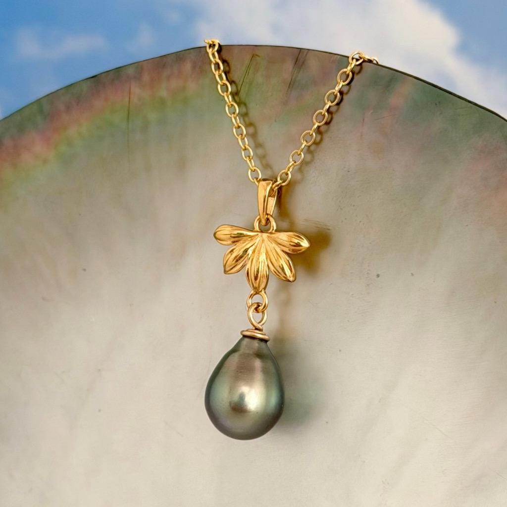 Tahitian Pearl Pendant – Naupaka Flower Necklace, Delicate Hawaiian Jewelry • Tropical Elegance • Choose your Pearl