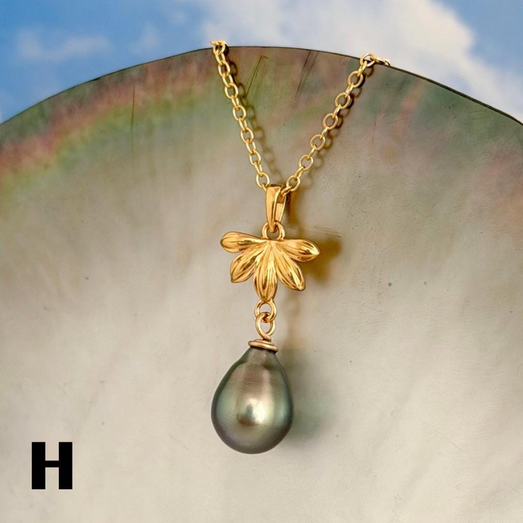 Tahitian Pearl Pendant – Naupaka Flower Necklace, Delicate Hawaiian Jewelry • Tropical Elegance • Choose your Pearl