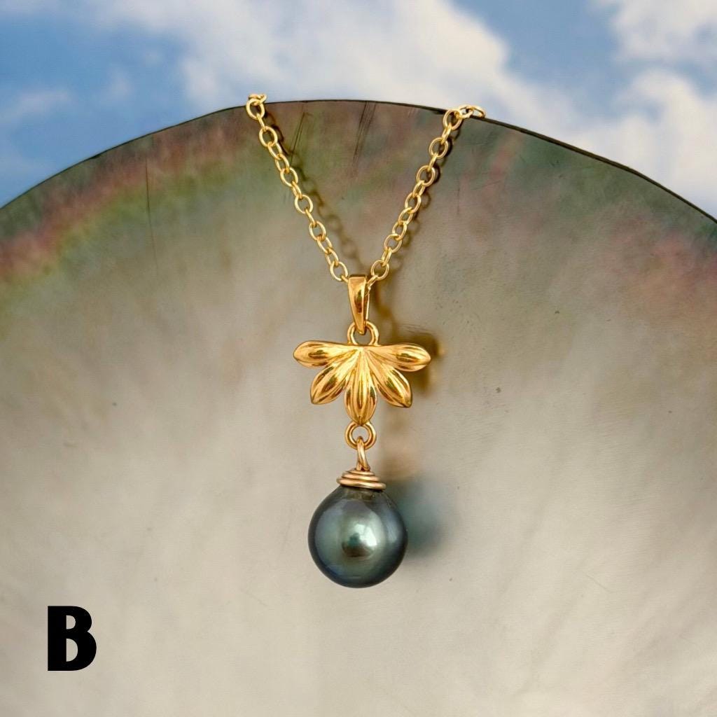 Tahitian Pearl Pendant – Naupaka Flower Necklace, Delicate Hawaiian Jewelry • Tropical Elegance • Choose your Pearl