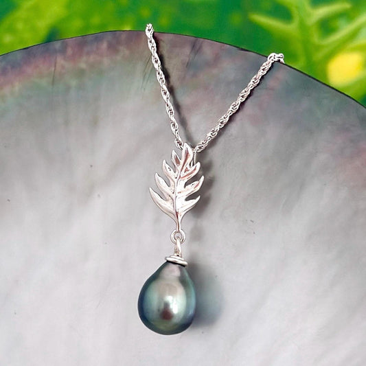 Sterling silver tahitian pearl pendant with ulu leaf design