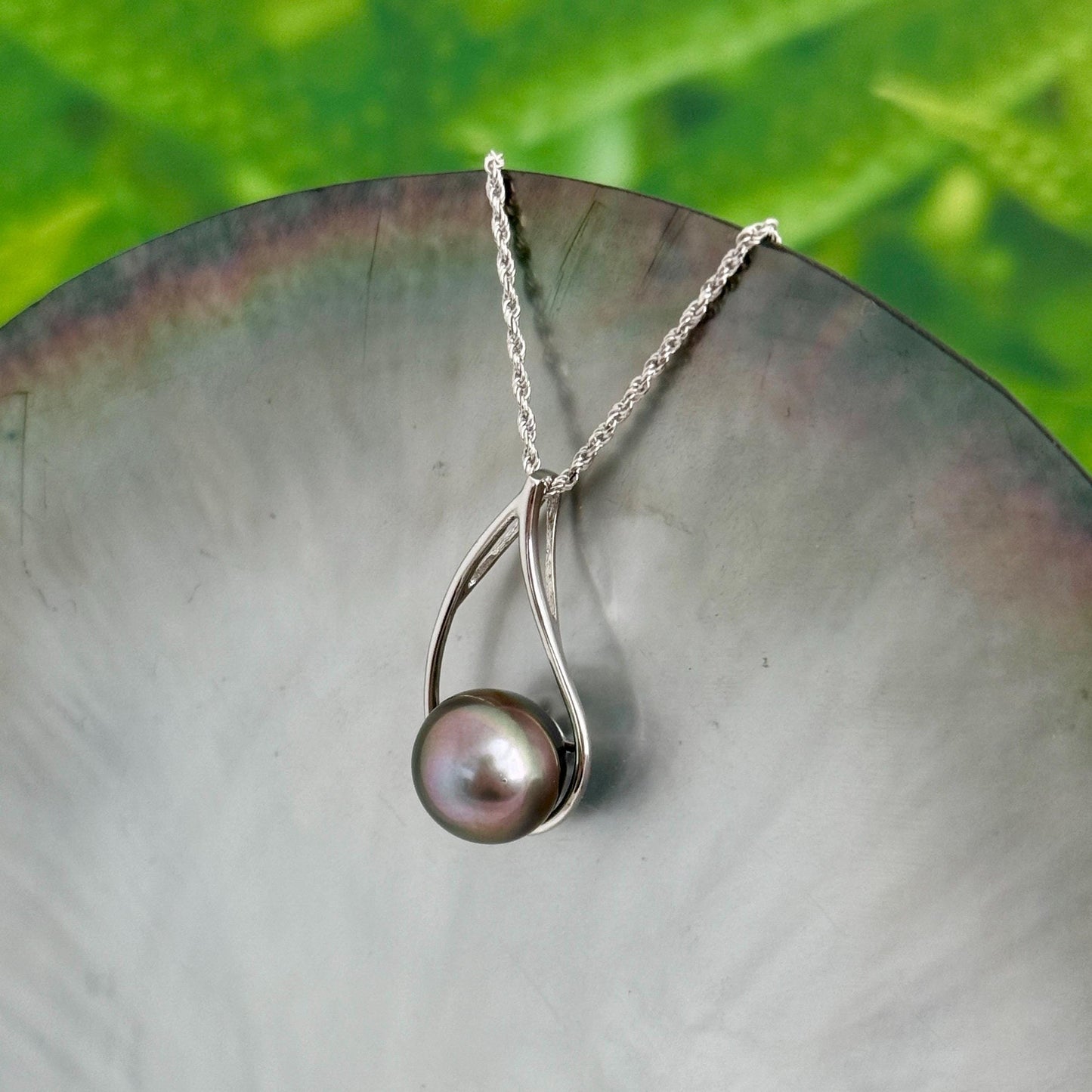 Tahitian pearl pendant — Teardrop design with Pink pearl • 10.9mm genuine pearl
