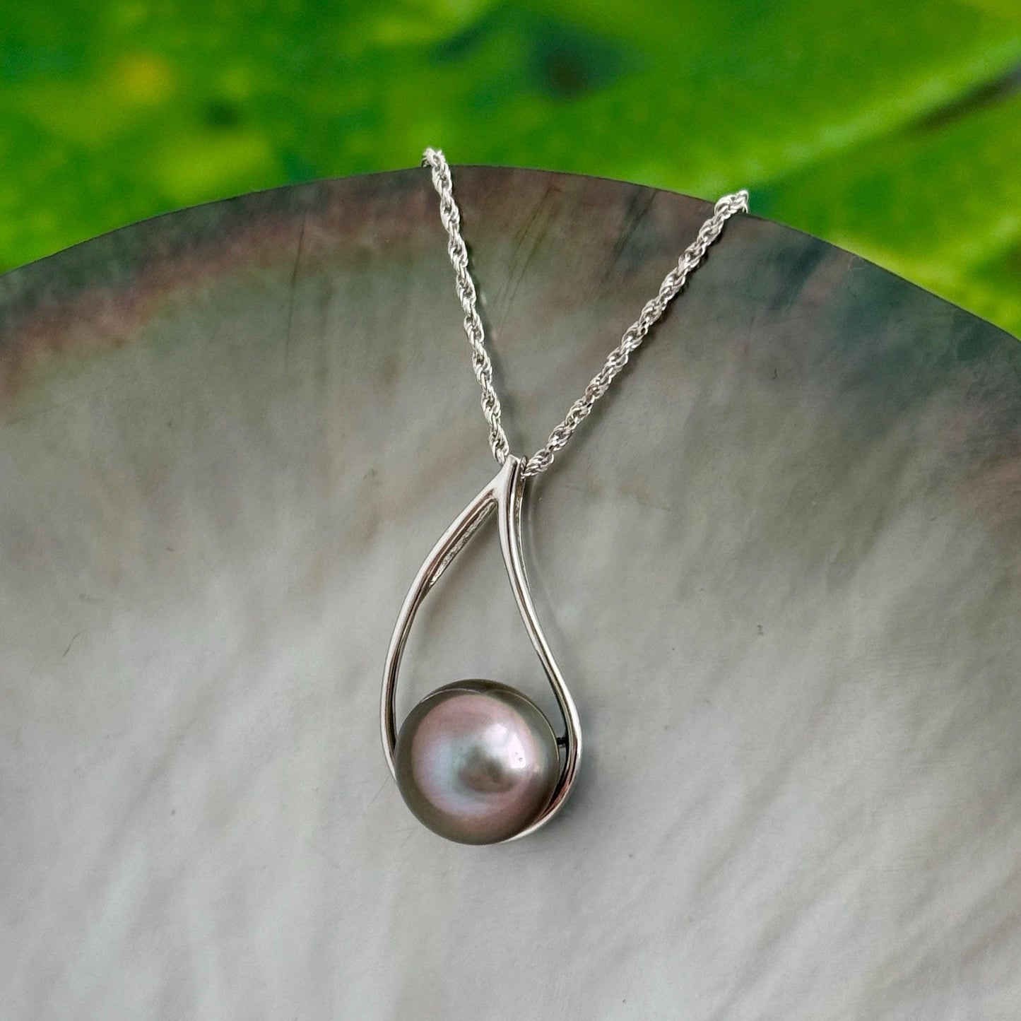 Tahitian pearl pendant — Teardrop design with Pink pearl • 10.9mm genuine pearl