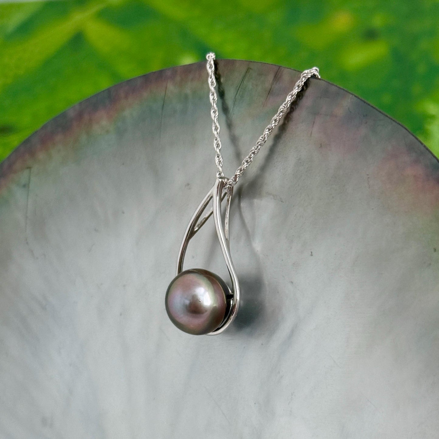 Tahitian pearl pendant — Teardrop design with Pink pearl • 10.9mm genuine pearl