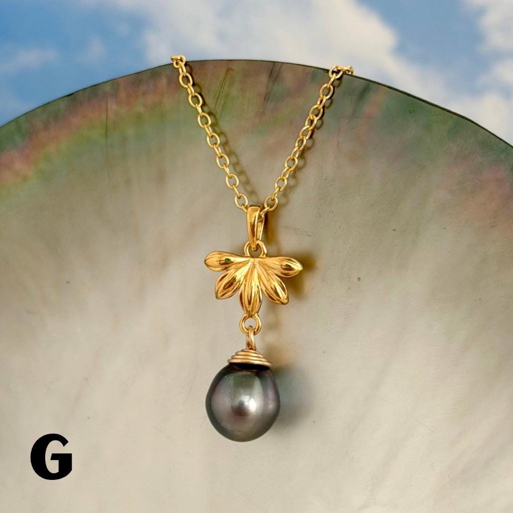 Tahitian Pearl Pendant – Naupaka Flower Necklace, Delicate Hawaiian Jewelry • Tropical Elegance • Choose your Pearl