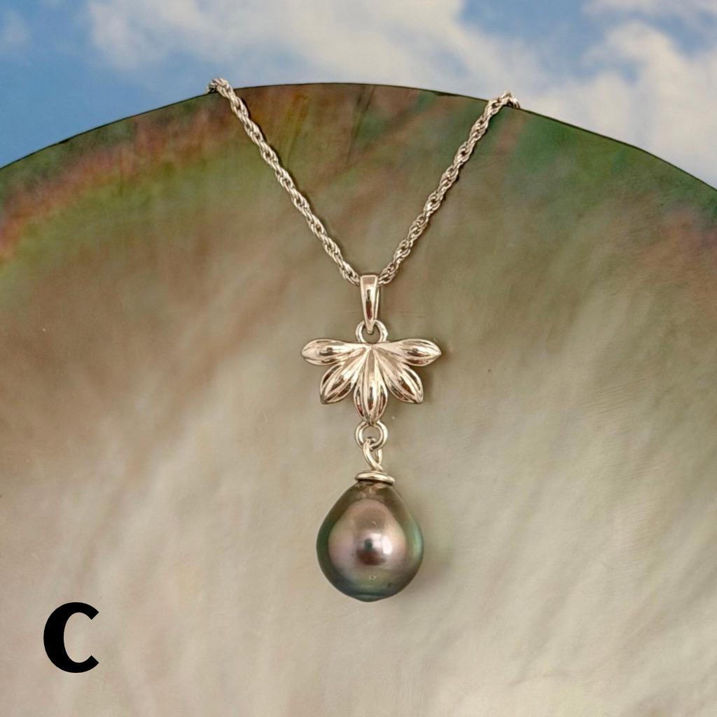 Tahitian pearl Necklace • Naupaka in Sterling Silver • Hawaiian Flower Jewelry • Choose your pearl