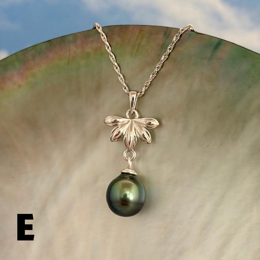 Tahitian pearl Necklace • Naupaka in Sterling Silver • Hawaiian Flower Jewelry • Choose your pearl