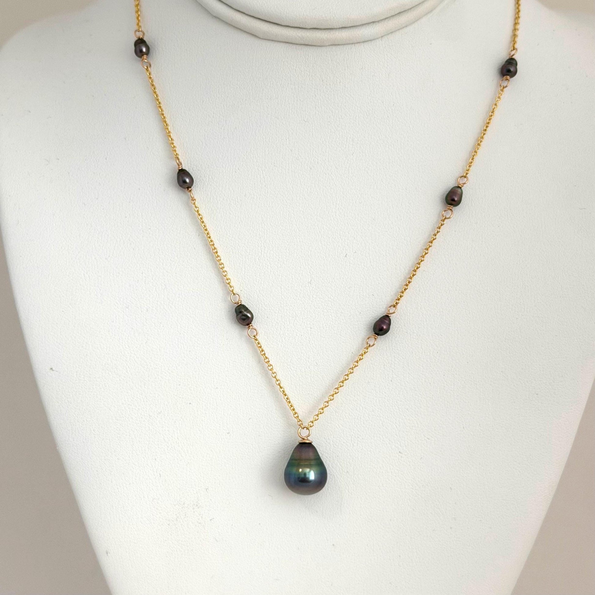Tahitian pearl necklace — Keshi jewelry • Link chain • Gold filled • 11.3mm Peacock color