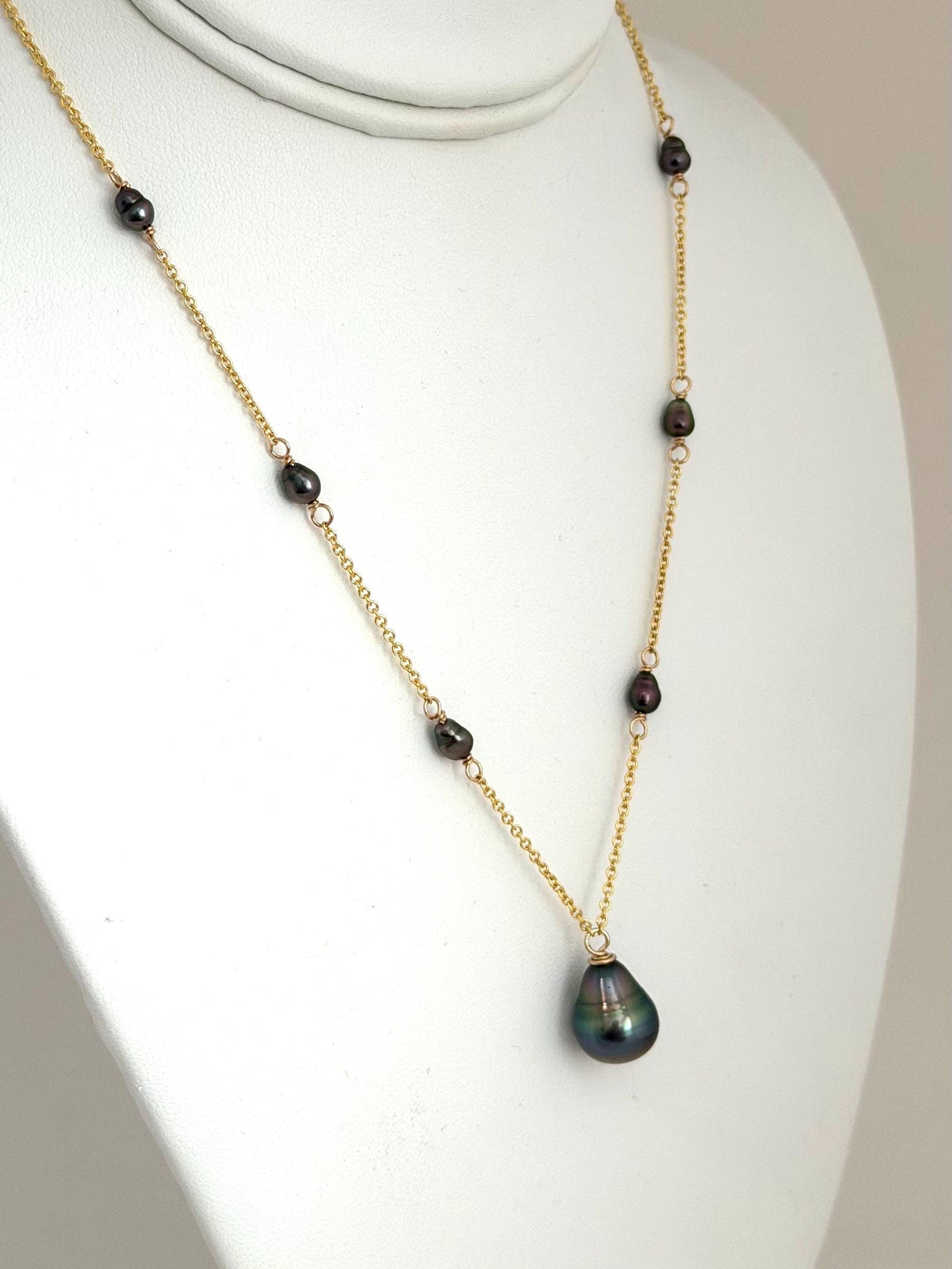 Tahitian pearl necklace — Keshi jewelry • Link chain • Gold filled • 11.3mm Peacock color