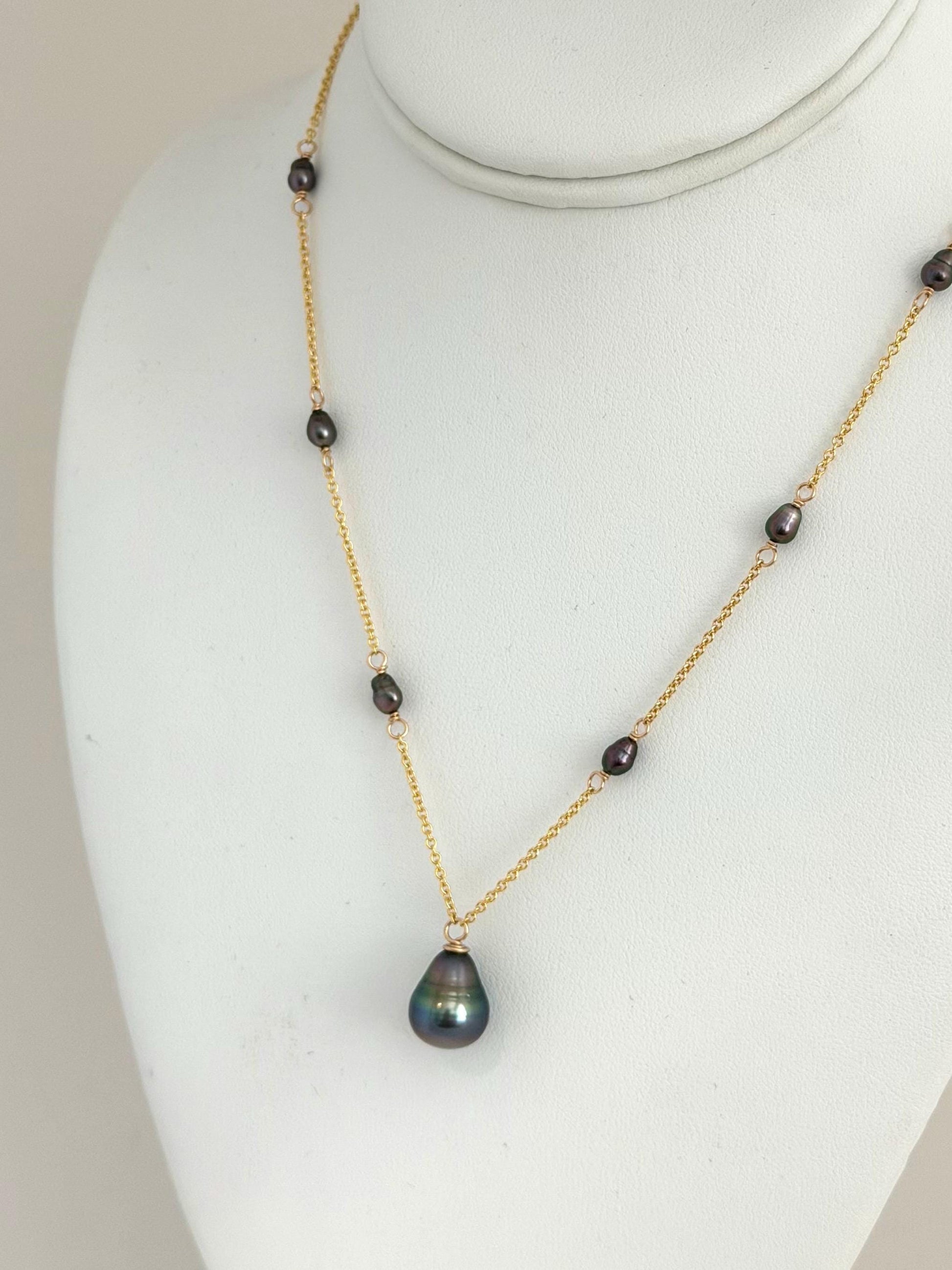 Tahitian pearl necklace — Keshi jewelry • Link chain • Gold filled • 11.3mm Peacock color