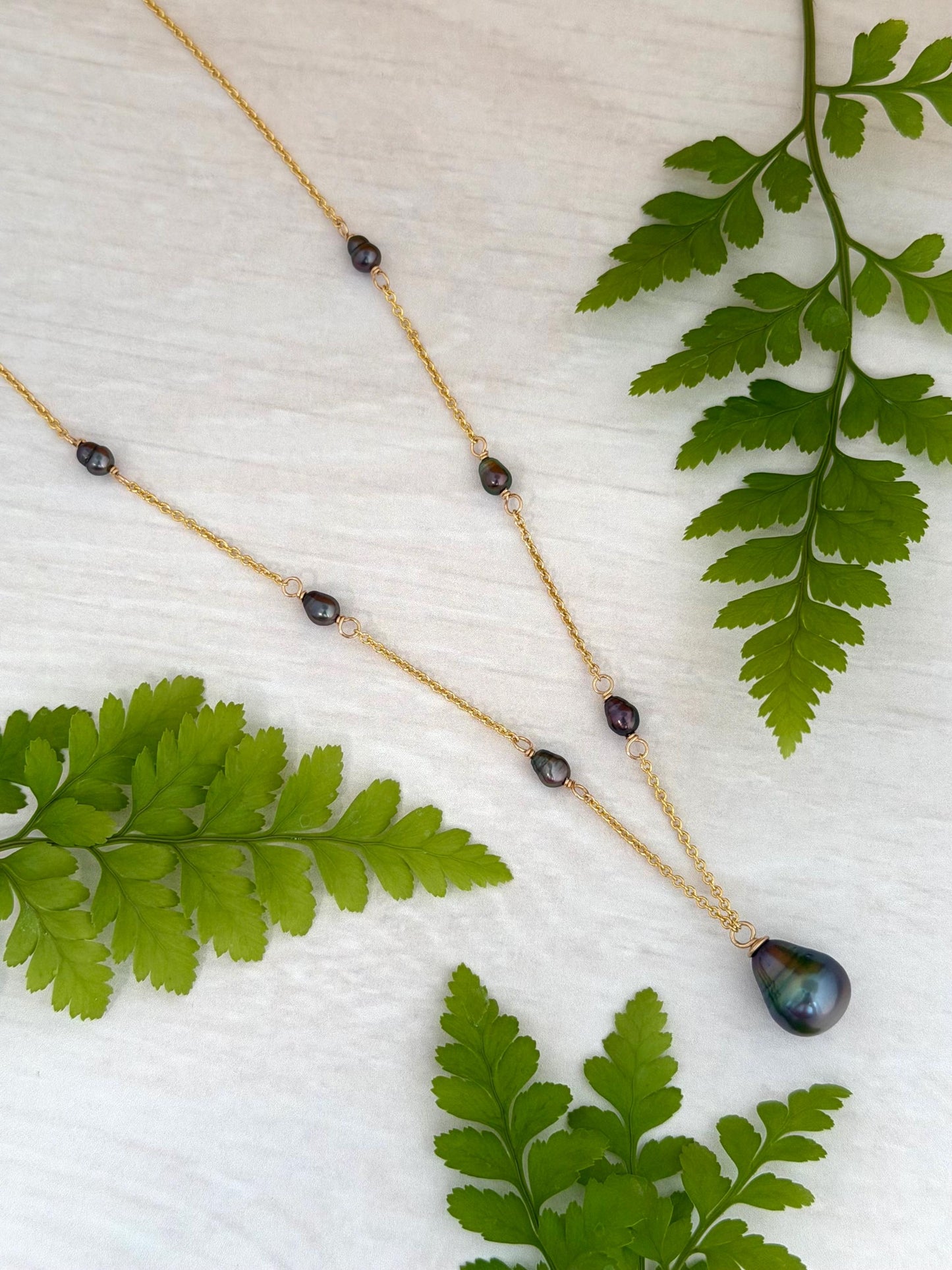 Tahitian pearl necklace — Keshi jewelry • Link chain • Gold filled • 11.3mm Peacock color