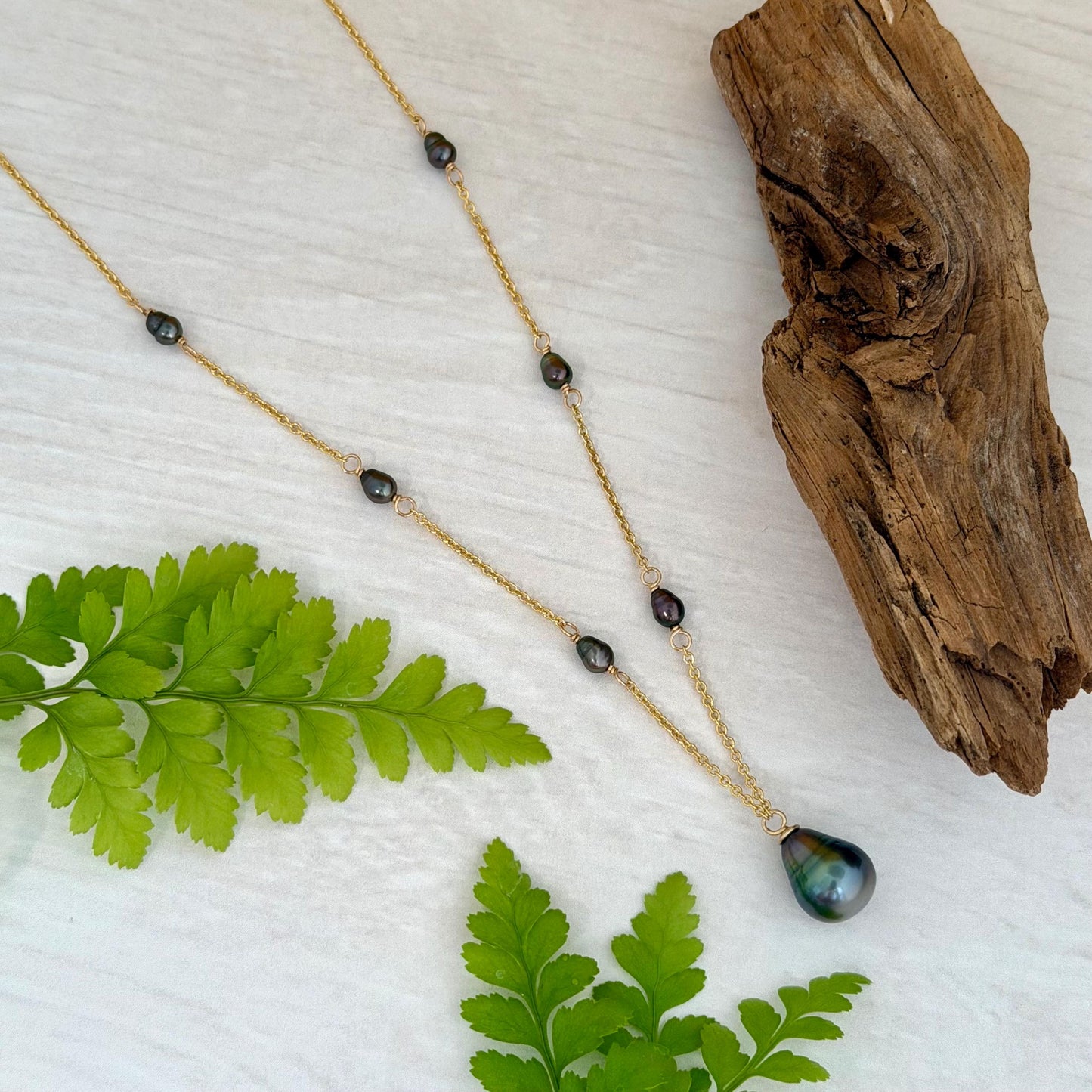 Tahitian pearl necklace — Keshi jewelry • Link chain • Gold filled • 11.3mm Peacock color