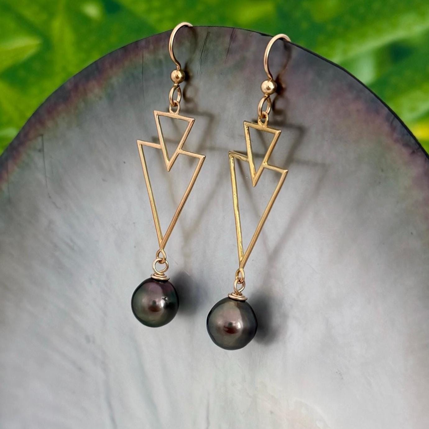 Tahitian pearl drop earrings - 14k Gold Vermeil • Triangle Hawaiian design