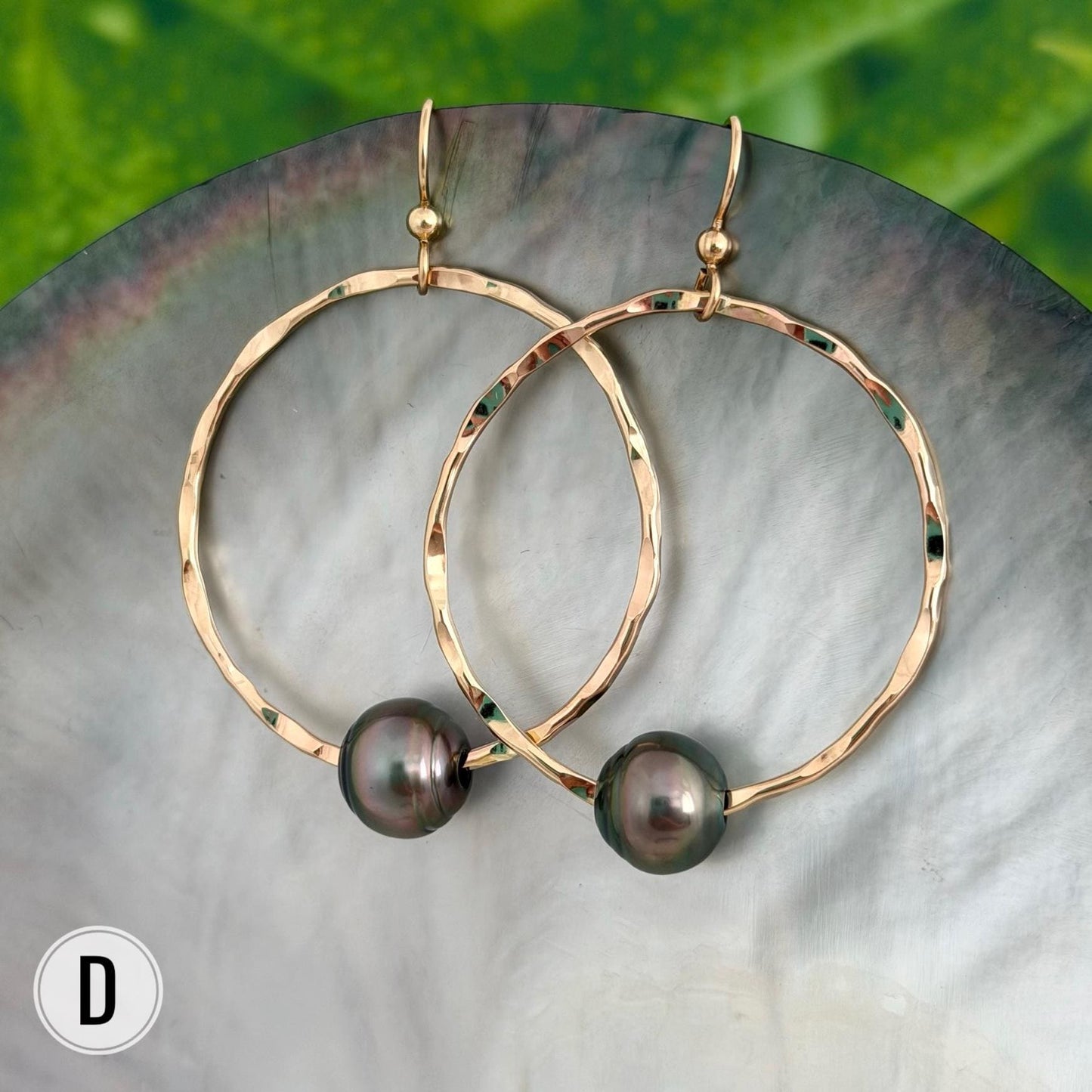 Tahitian pearl hoops earrings • Hawaiian jewelry • Hammered Gold filled