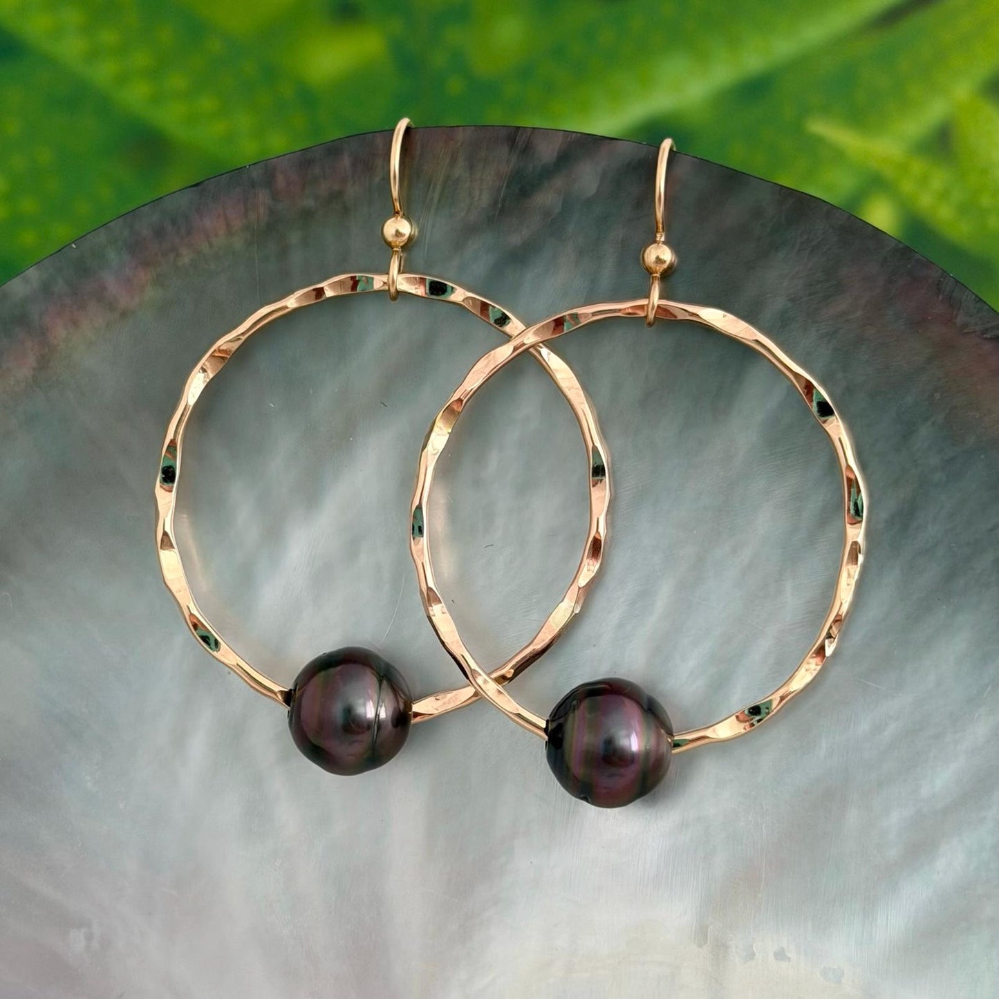 Tahitian pearl hoops earrings • Hawaiian jewelry • Hammered Gold filled