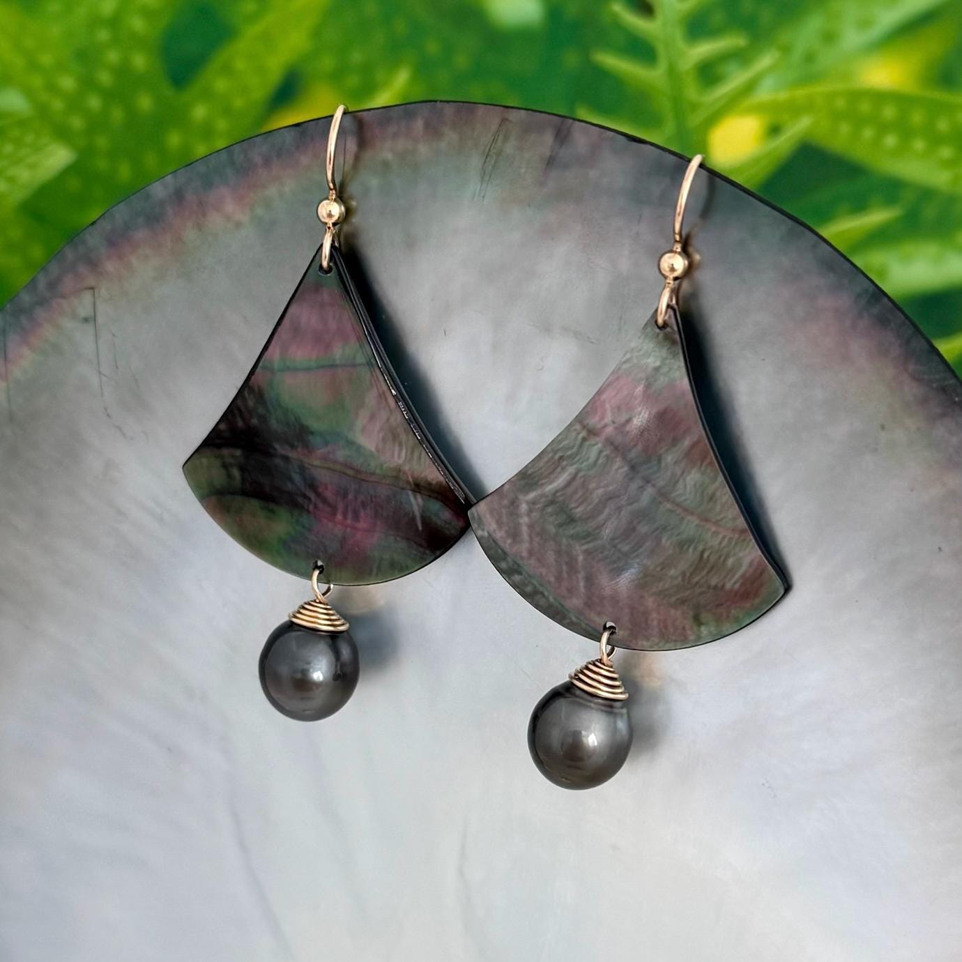 Tahitian Pearl earrings • Handcarved shell • Mother of pearl