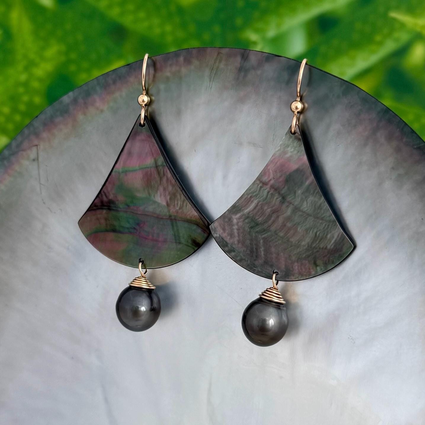 Tahitian Pearl earrings • Handcarved shell • Mother of pearl