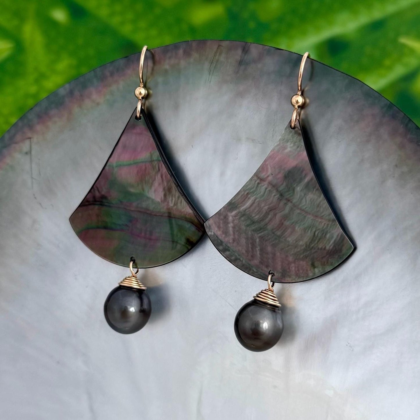Tahitian Pearl earrings • Handcarved shell • Mother of pearl