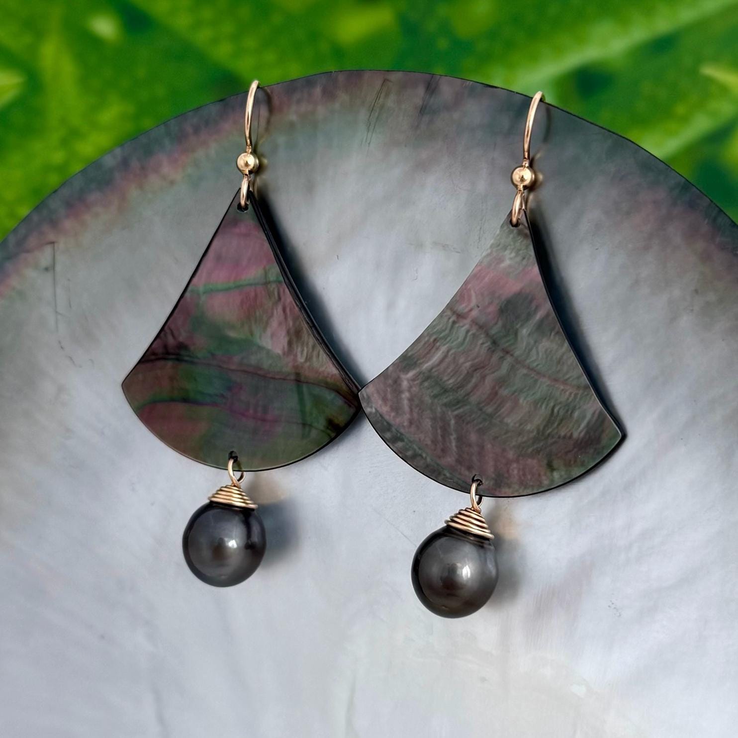 Tahitian Pearl earrings • Handcarved shell • Mother of pearl