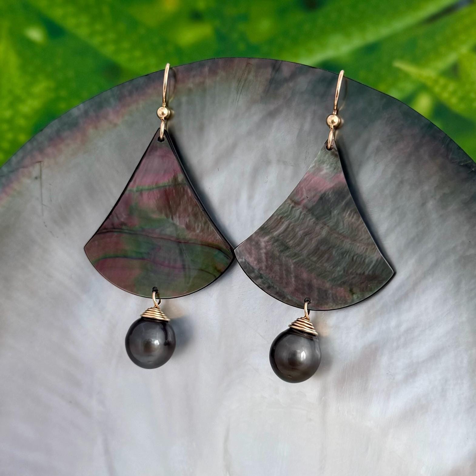 Tahitian Pearl earrings • Handcarved shell • Mother of pearl