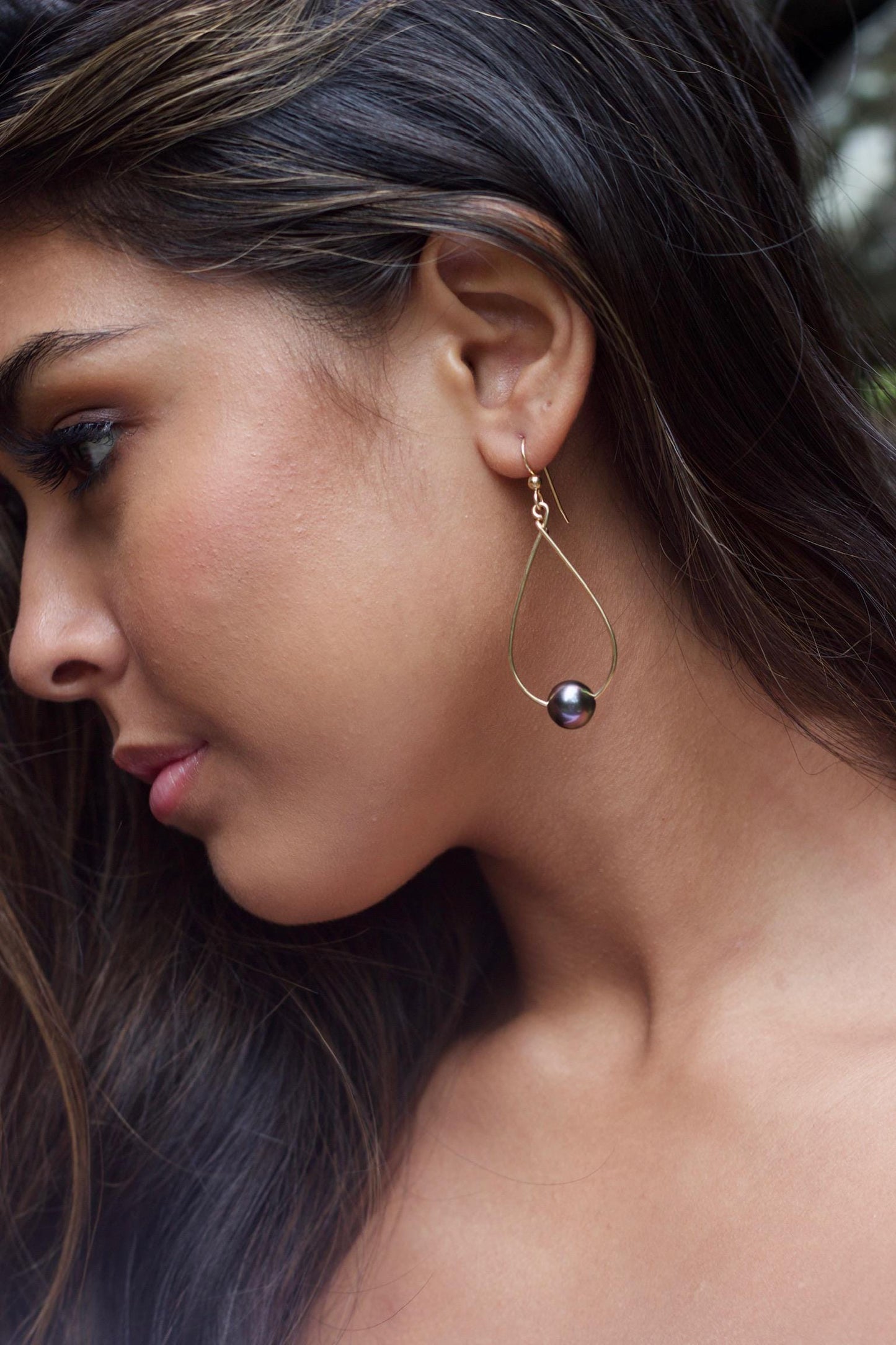 tahitian pearl hoop earrings in gold filled