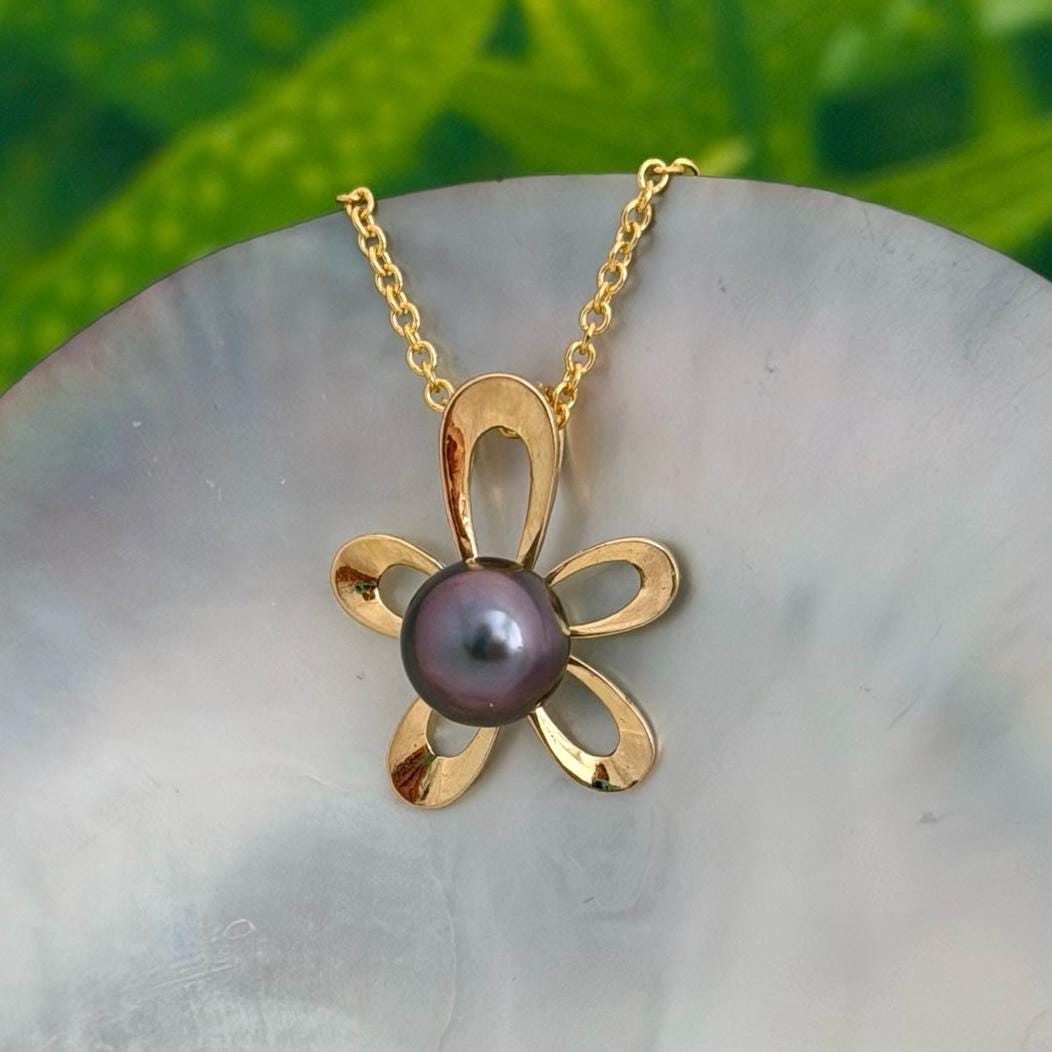 Tahitian Pearl Pendant – Gold Flower Design • Pink Purple gem