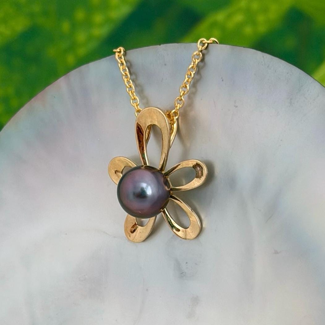 Tahitian Pearl Pendant – Gold Flower Design • Pink Purple gem