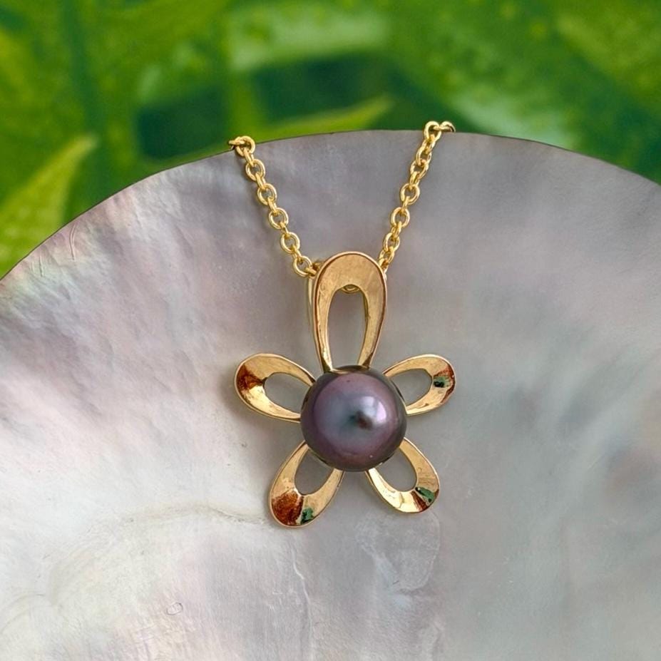 Tahitian Pearl Pendant – Gold Flower Design • Pink Purple gem