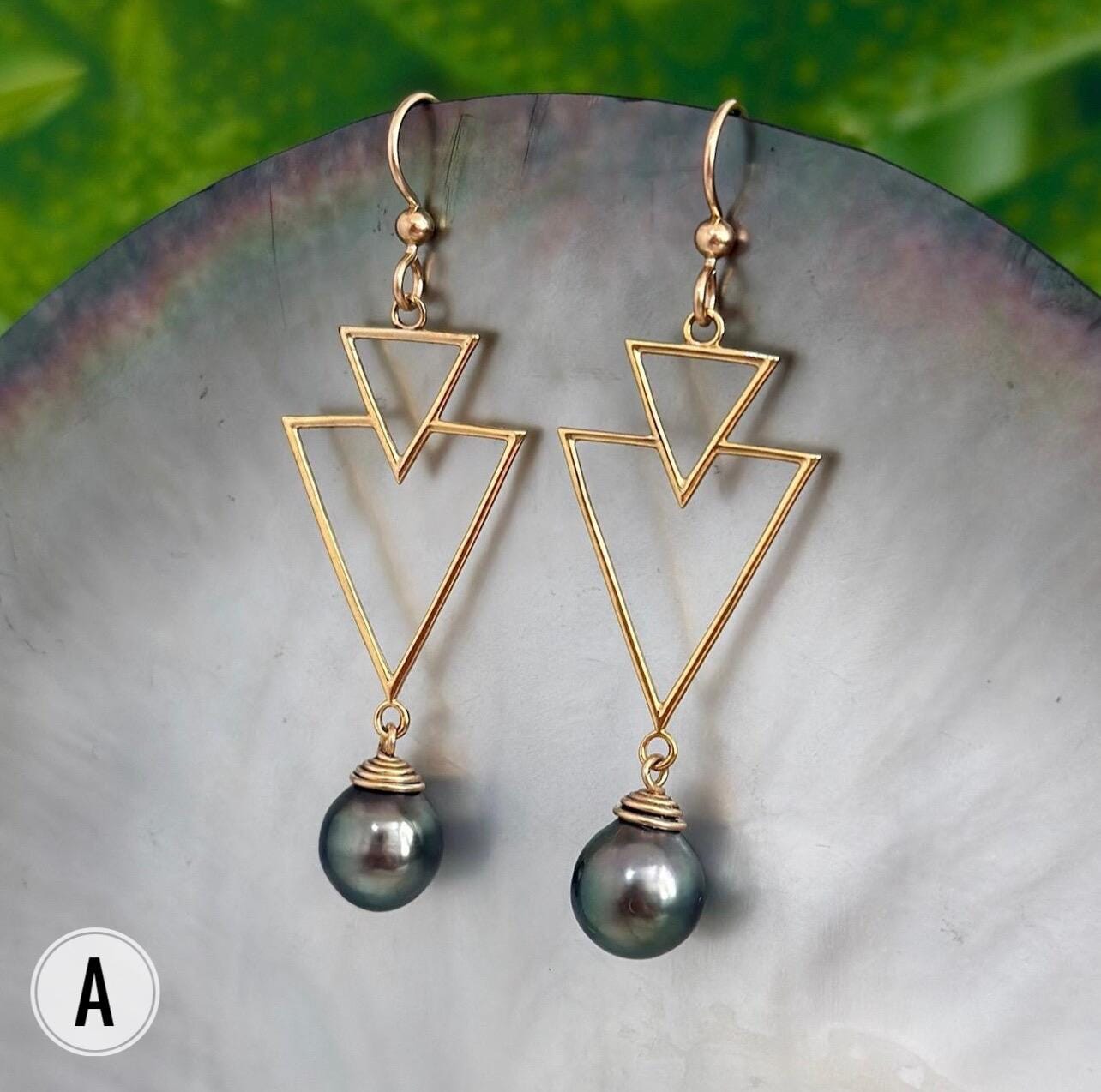 Tahitian pearl drop earrings - 14k Gold Vermeil • Triangle Hawaiian design