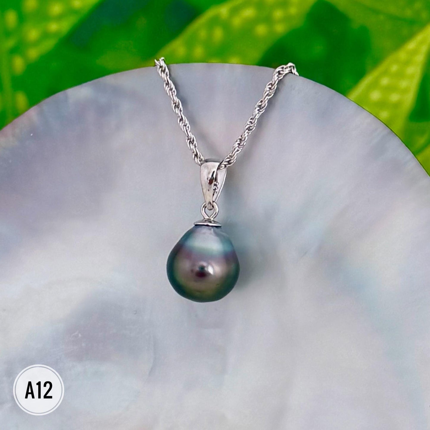 Tahitian Black Pearl Pendant: Gold and Sterling silver • Minimalist jewelry