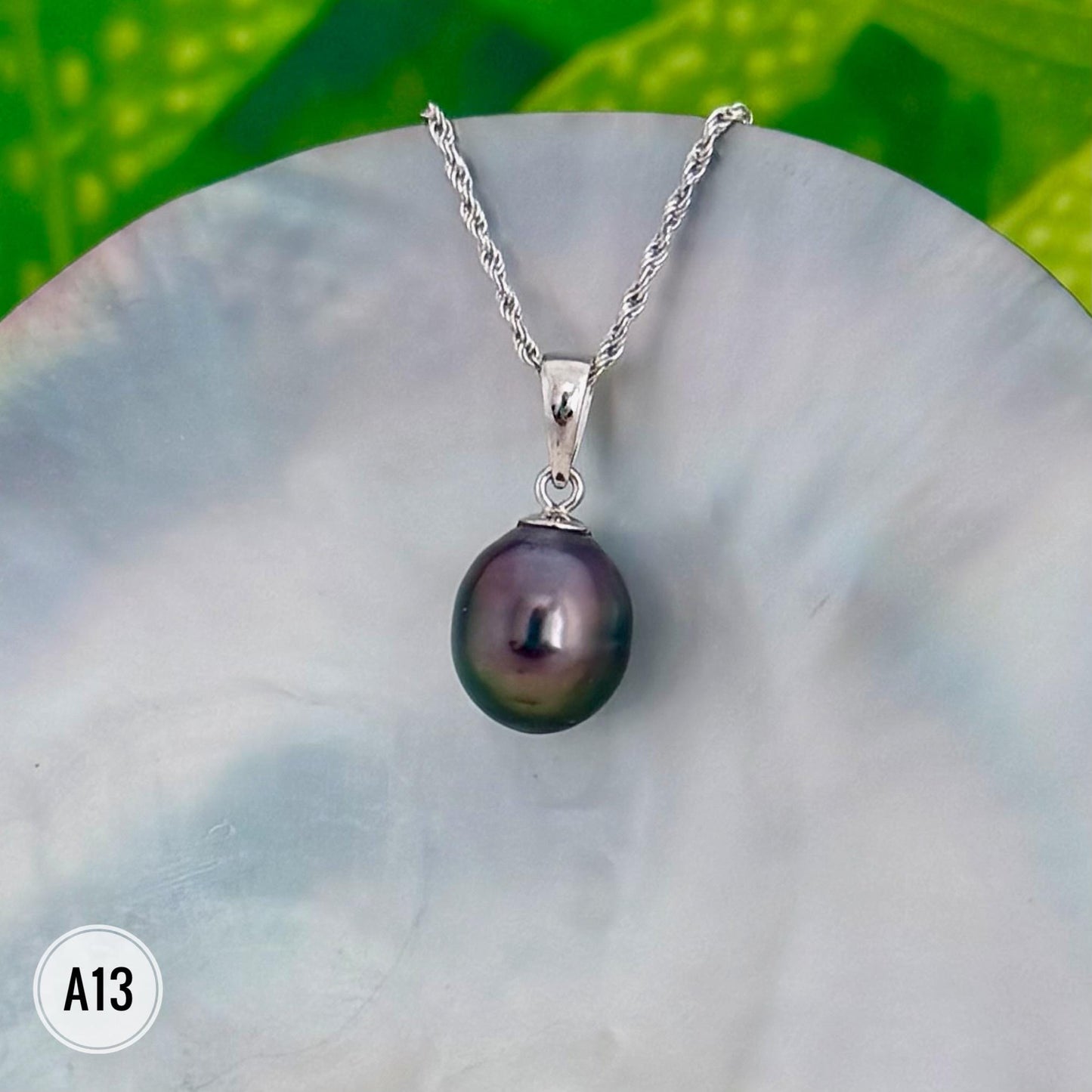 Tahitian Black Pearl Pendant: Gold and Sterling silver • Minimalist jewelry