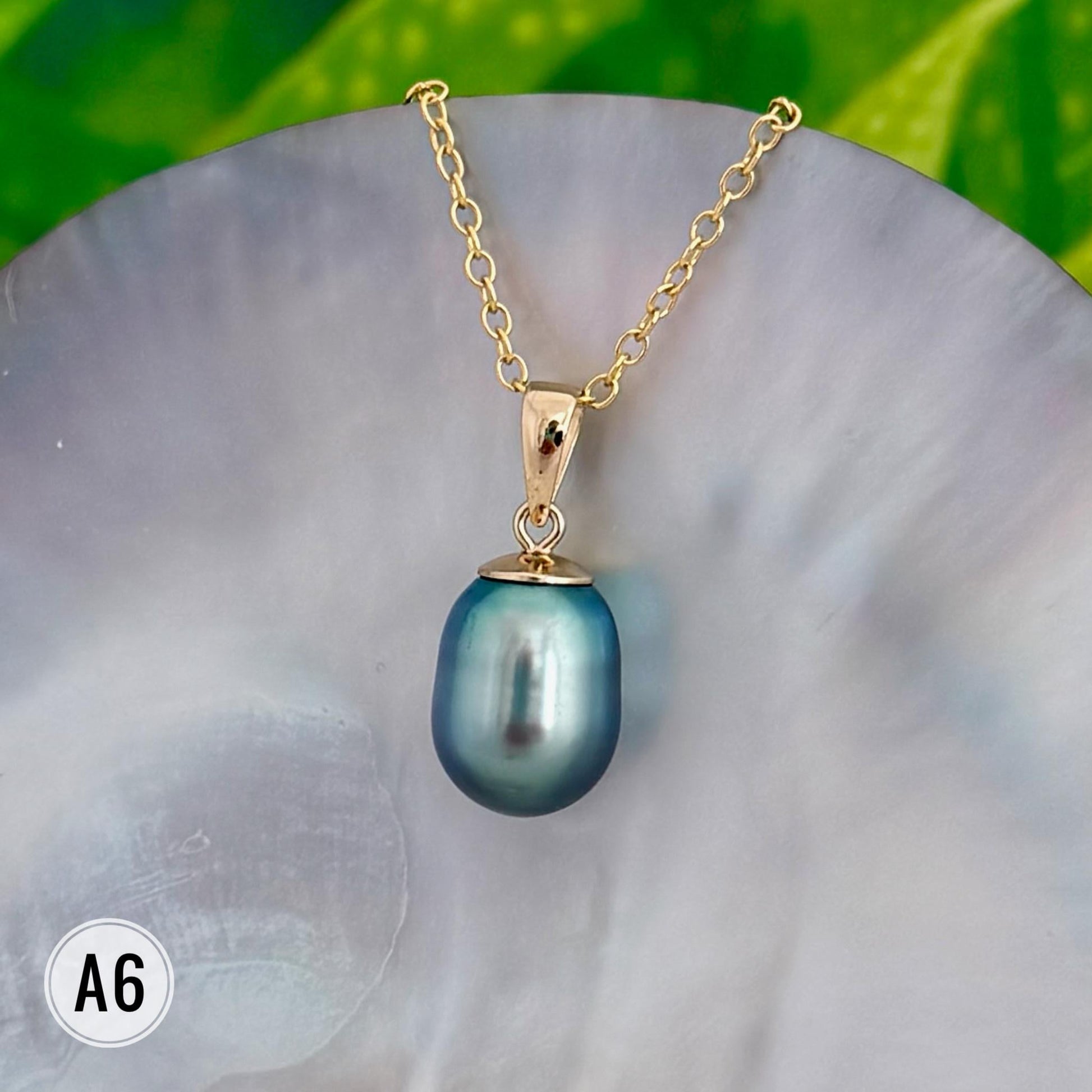 Tahitian Black Pearl Pendant: Gold and Sterling silver • Minimalist jewelry