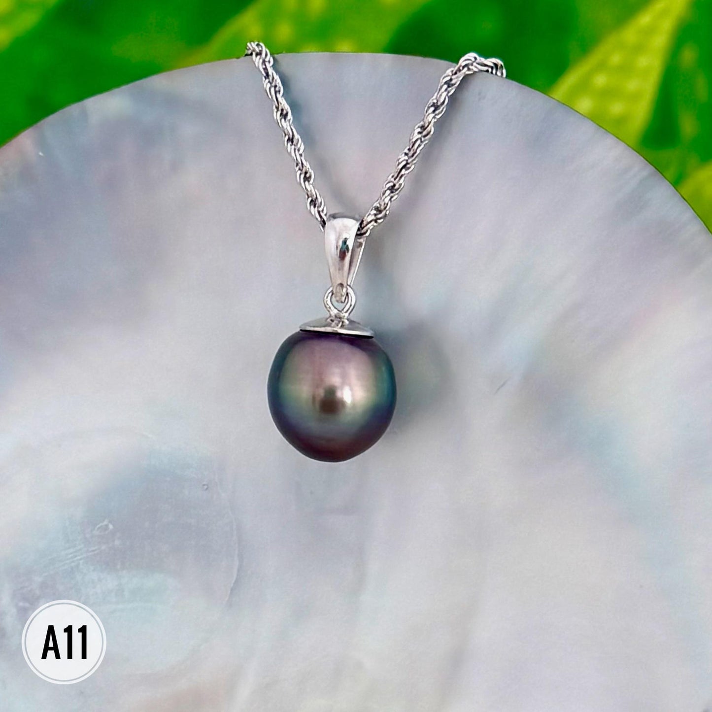 Tahitian Black Pearl Pendant: Gold and Sterling silver • Minimalist jewelry