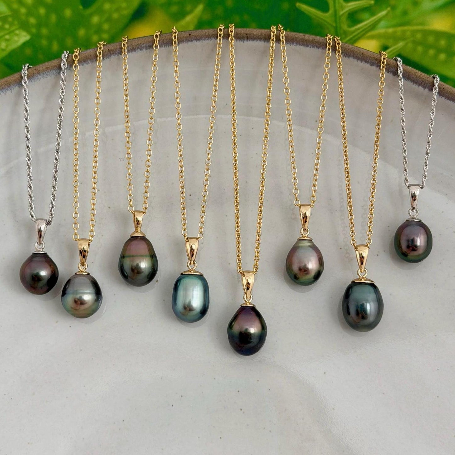 Tahitian Black Pearl Pendant: Gold and Sterling silver • Minimalist jewelry