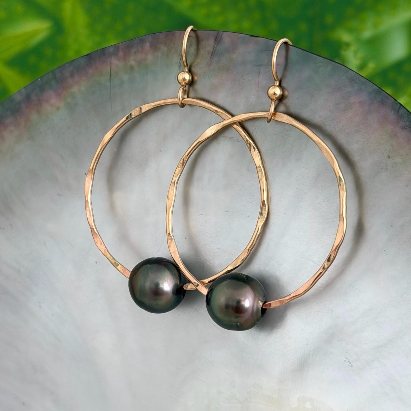 Tahitian pearl hoops earrings • Hawaiian jewelry • Hammered Gold filled