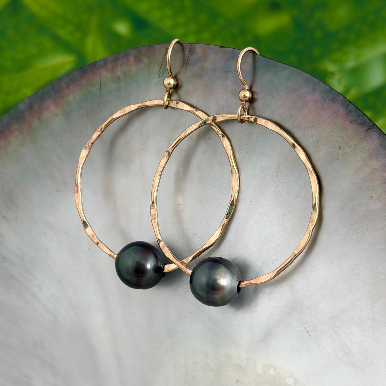 Tahitian pearl hoops earrings • Hawaiian jewelry • Hammered Gold filled