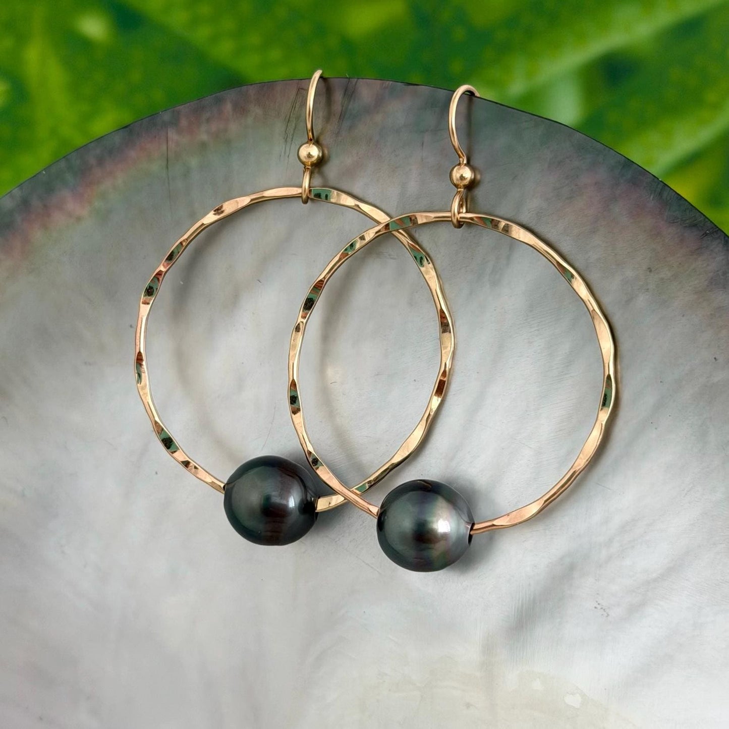 Tahitian pearl hoops earrings • Hawaiian jewelry • Hammered Gold filled