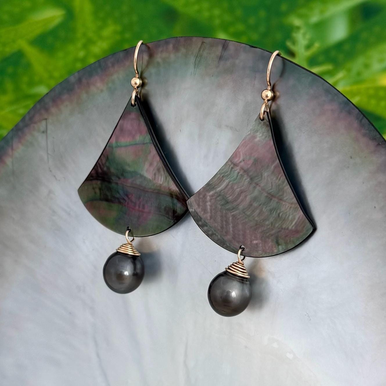Tahitian Pearl earrings • Handcarved shell • Mother of pearl